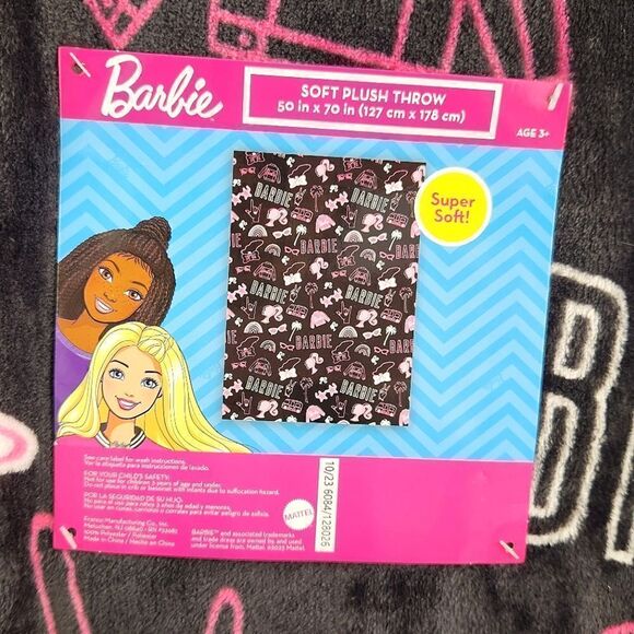 {Barbie} Plush Throw Blanket - Picture 7 of 7